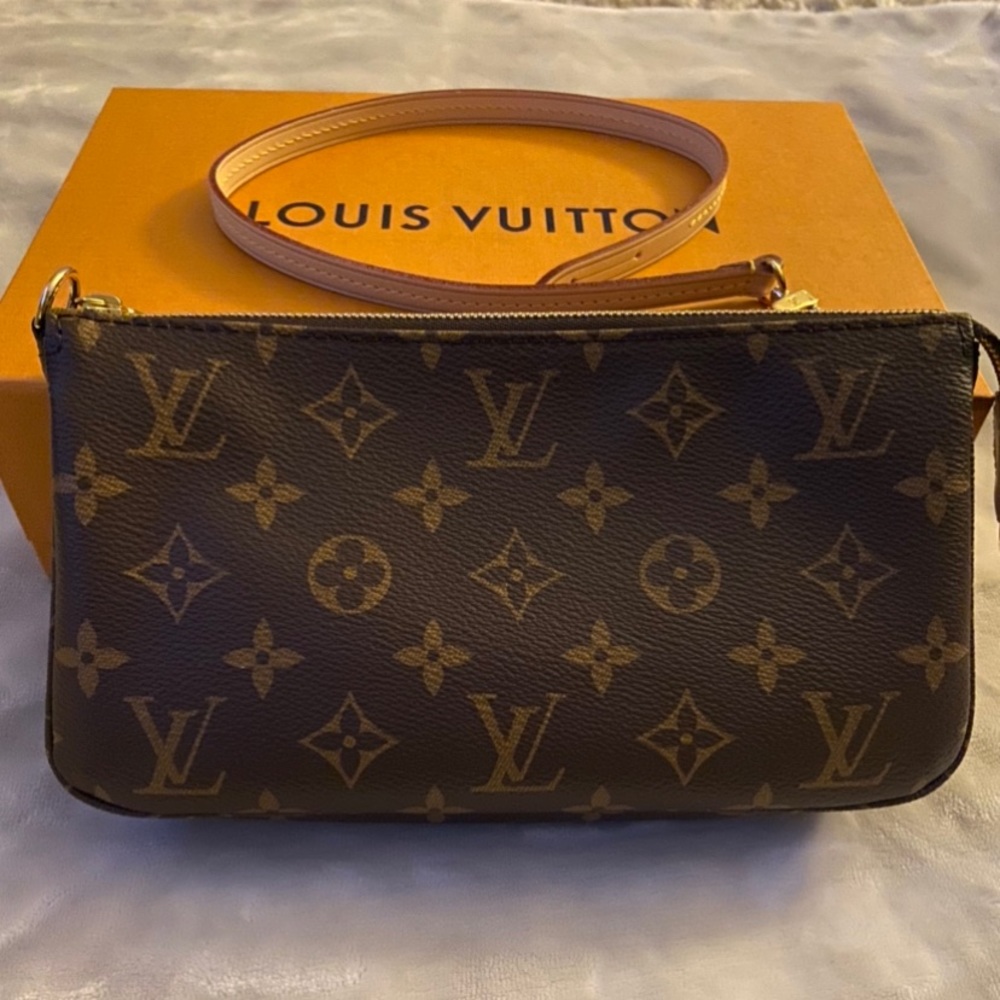 Louis Vuitton Pochette Accessoires Monogram